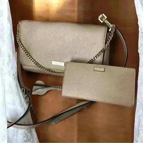 Kate Spade Crossbody w/Wallet - Picture 10 of 10